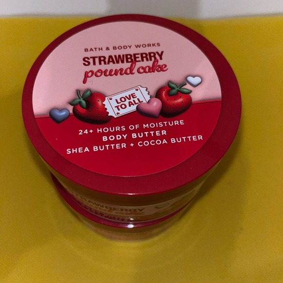 STRAWBERRY POUND CAKE BODY BUTTER INSTENSE MOISTURE 6.5 OZ X 2 BATH BODY WORKS - Picture 2 of 2